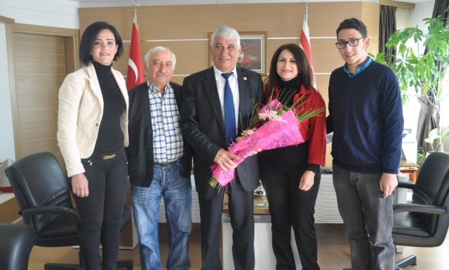 Akçay Sanat Derneği (ASAD), Güzelyurt Belediye Başkanı Mahmut Özçınar’ı ziyaret etti.