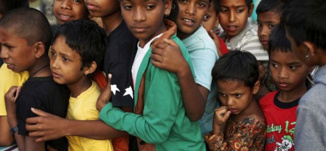 Nepal'de depremzede çocuklar 'köle' olarak satılıyor!
