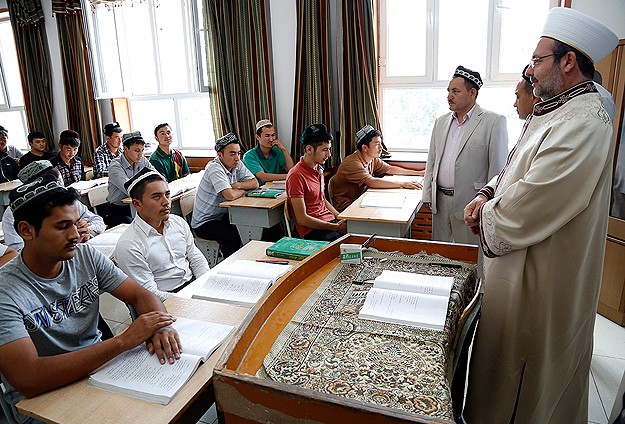 Diyanet İşleri Başkanı Görmez Urumçi'de