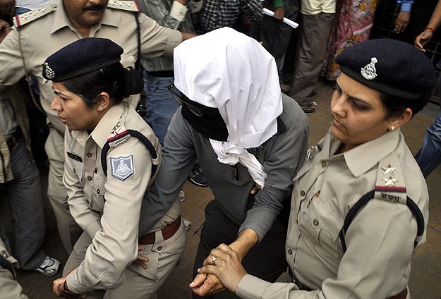 Hindistan'daki toplu tecavüz davasında 4 idam cezası