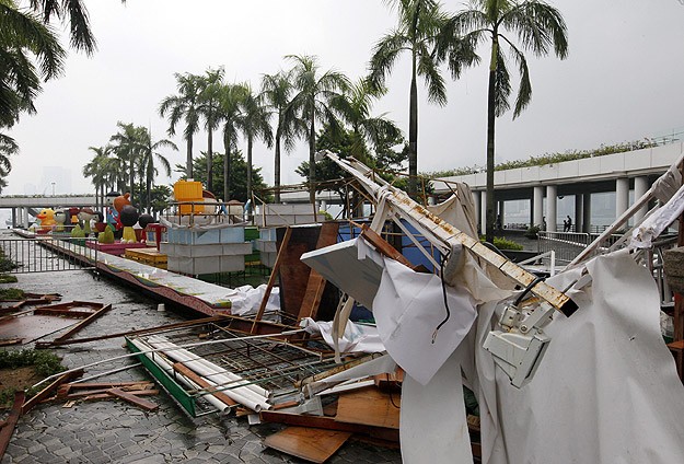 Çin'in güneyini Usagi tayfunu vurdu
