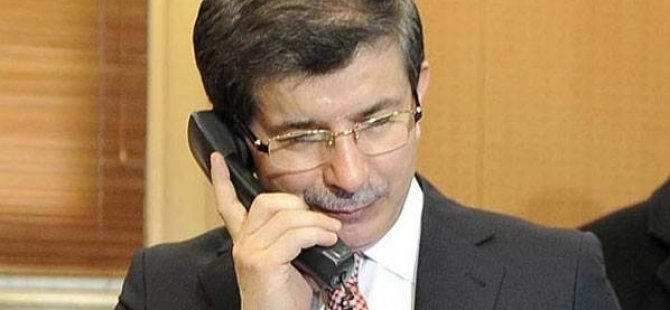 Davutoğlu taksi durağında telefonlara baktı! (Video Haber)