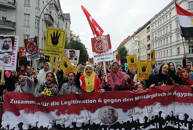 Berlin'de Mısır protestosu