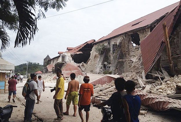 Filipinler'de çok şiddetli deprem