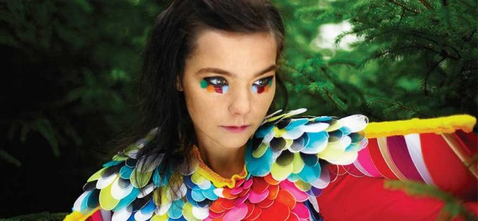 Björk, cinsiyetçiliğe dikkat çekti