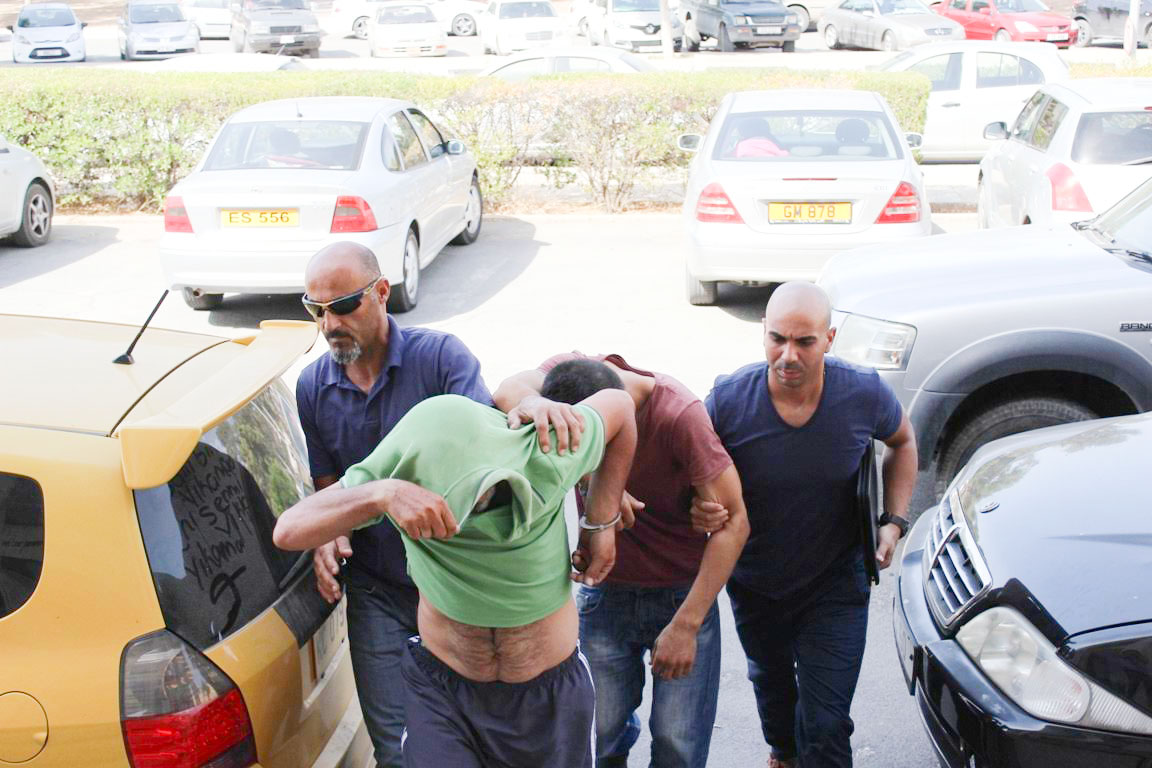 Mağusa'da 100 mg uyuşturucu ile alıcı da satıcı da tutuklandı