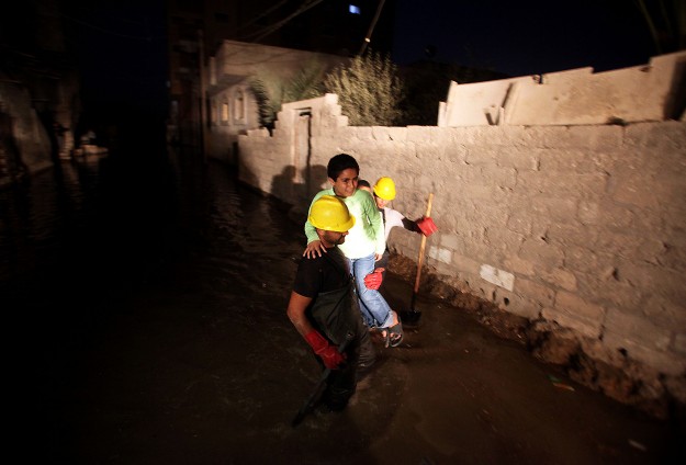 Gazze'de onlarca ev kanalizasyon suları altında