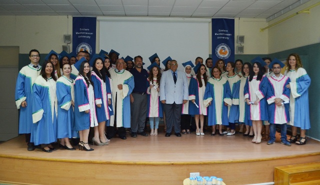 DAÜ Eczacılık Fakültesi ilk mezunları için yemin töreni düzenledi