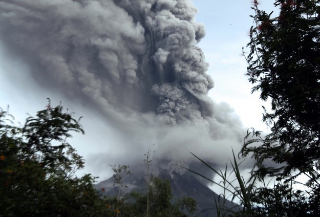 Endonezya'da volkanik alarm