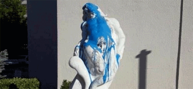 'Özgür Olmak' heykeli ikinci defa saldırıya uğradı