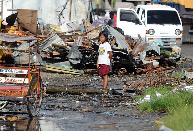 Filipinler'deki felaketin izleri silinmiyor