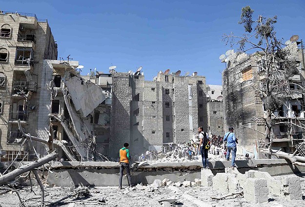 Esed Halep'i varil bombasıyla vurdu