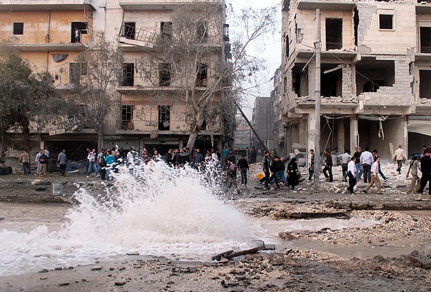 Halep'te "Varil bombalı" saldırı: 26 ölü