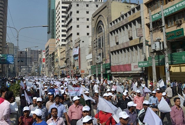 Bangladeş'teki hükümet karşıtı gösteriler sürüyor