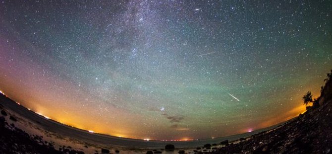 Büyüleyici Perseid meteor yağmuru