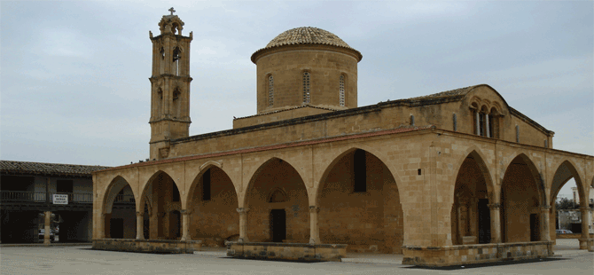 Tarihi "Agios Mamas" kilisesi soyuldu!