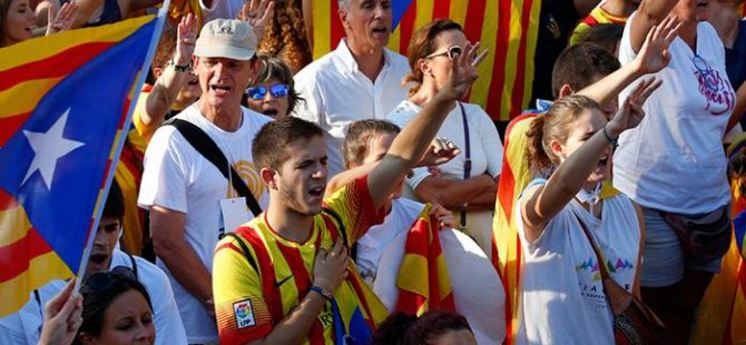 Katalonya'da referandum kararı