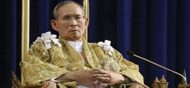 Tayland'ın 52 yıllık kralı hayatını kaybetti