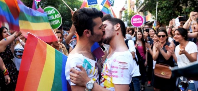 BM, tüm ülkeleri eşcinselliği suç olmaktan çıkarmaya çağırdı