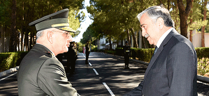 Cumhurbaşkanı Akıncı KTBK Komutanı Korgeneral Ömer Paç’ı ziyaret etti