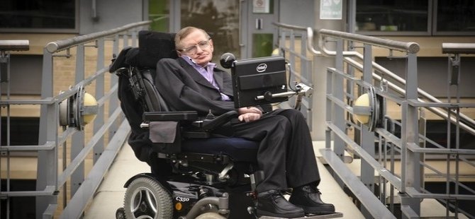 Hawking hastaneye kaldırıldı!