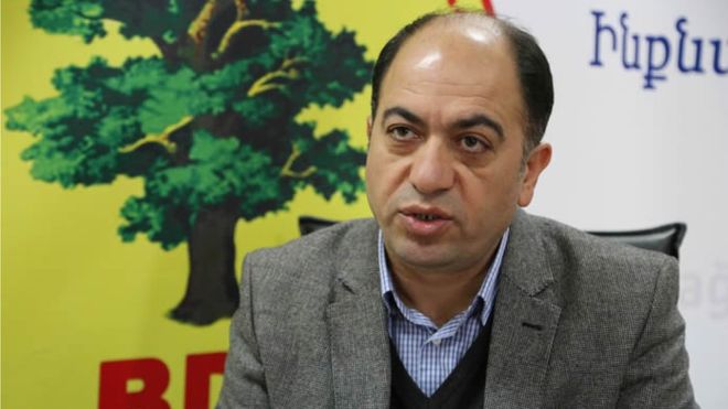 Diyarbakır'da iki belediye başkanı gözaltına alındı