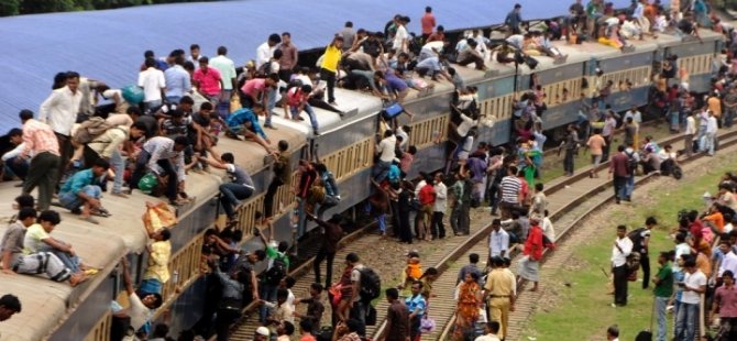 Hindistan'da tren raydan çıktı: 38 kişi yaralandı