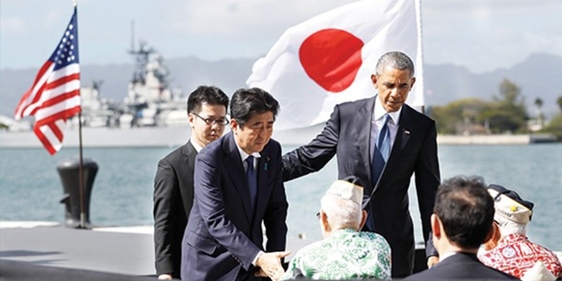 Pearl Harbor'a giden Japonya Başbakanı taziyede bulundu, özür dilemedi