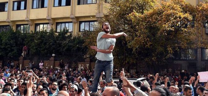 Mısır'da darbe karşıtı öğrencilere hapis