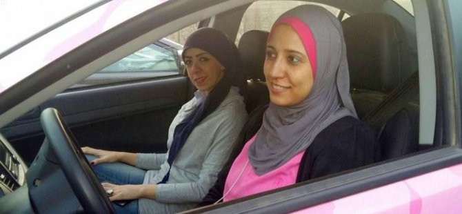 Ürdün'de 'pembe taksiler' yollarda
