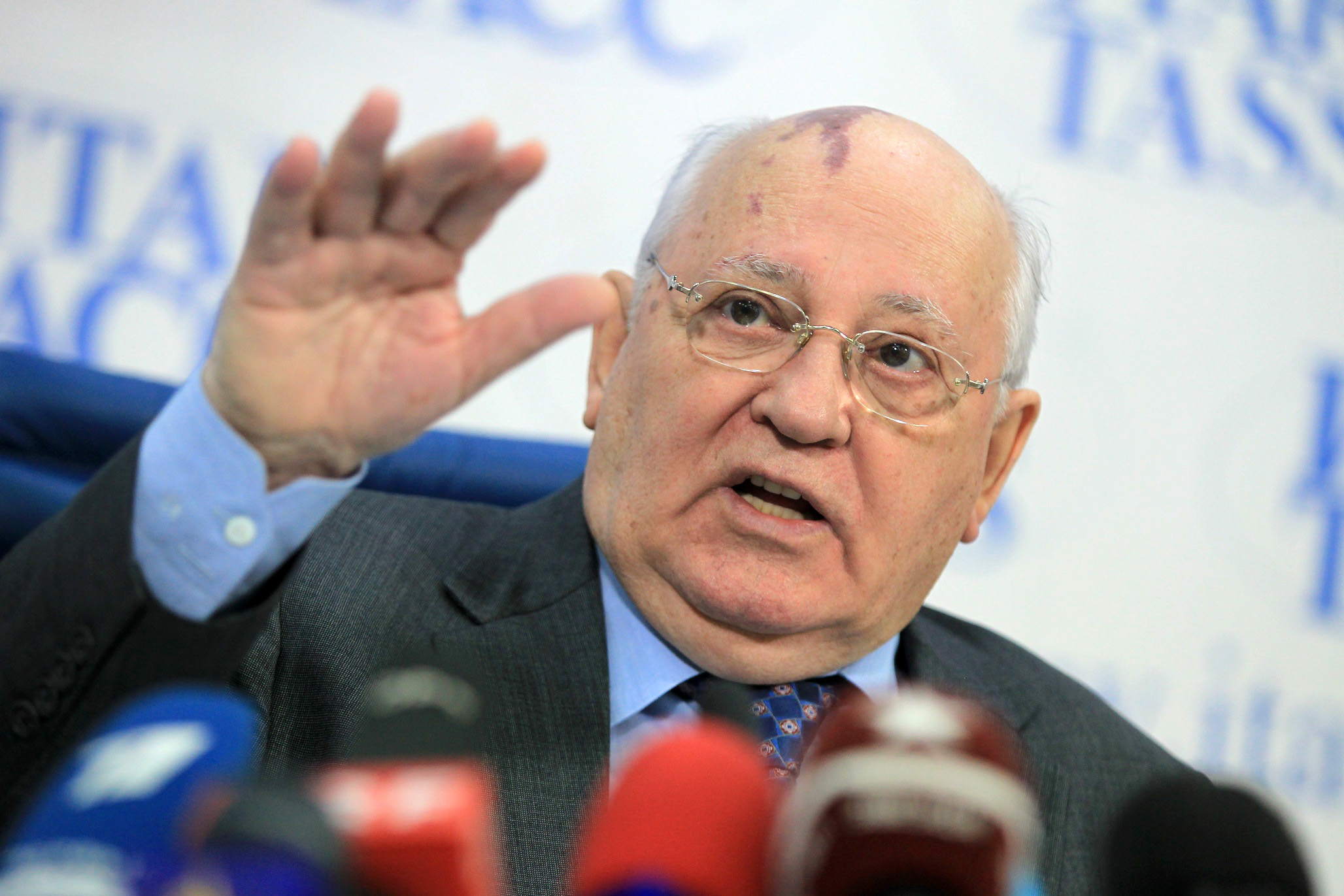 Gorbaçov’a suç duyurusu