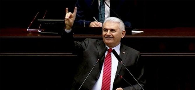 Bahçeli: 'Bozkurt' işareti Başbakan'ın eline yakışmış