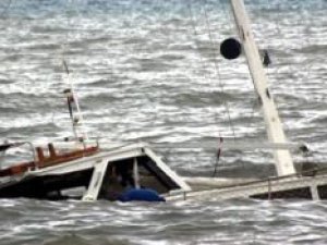 Hindistan'da turistleri taşıyan tekne alabora oldu: 9 ölü