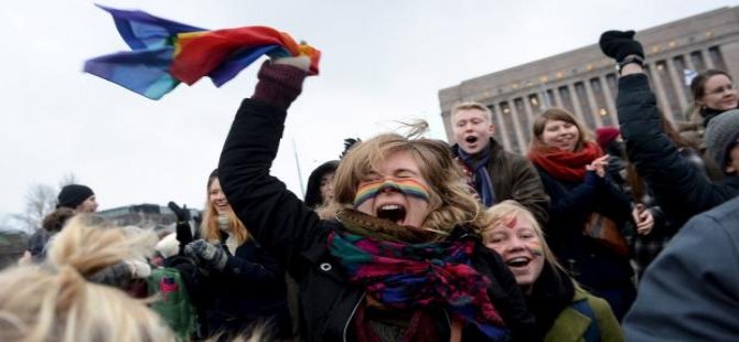 Evlilik eşitliği Finlandiya’da yürürlükte!