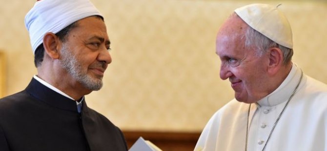 Papa 'dinler arası diyalog' için Mısır'a gidiyor