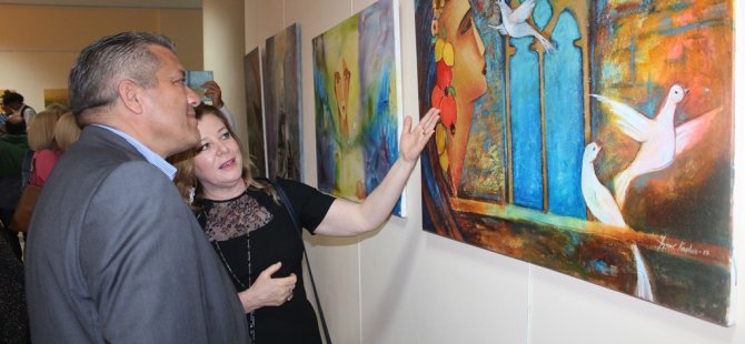 Uluslararası Gazimağusa Sanat Festivali kapsamında 25 ressamın eserlerinden oluşan sergi açıldı