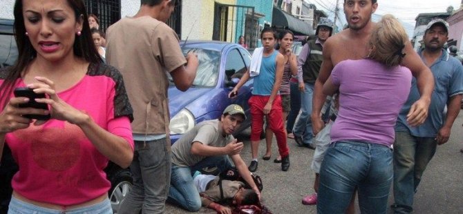 Venezuela'daki gösterilerde ölenlerin sayısı artıyor