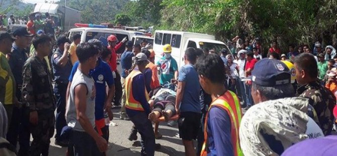 Filipinler'de otobüs kazası: 31 ölü