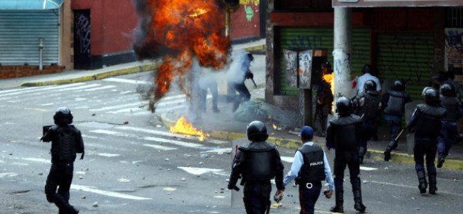 Venezuela'da Maduro krizi büyüyor: gösterilerde ölü sayısı 7'ye yükseldi