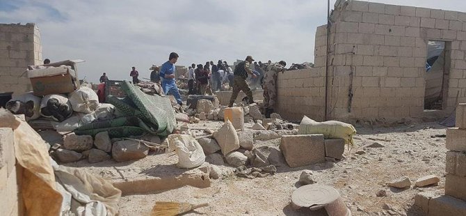 Suriye'de sığınmacı kampına hava saldırısı