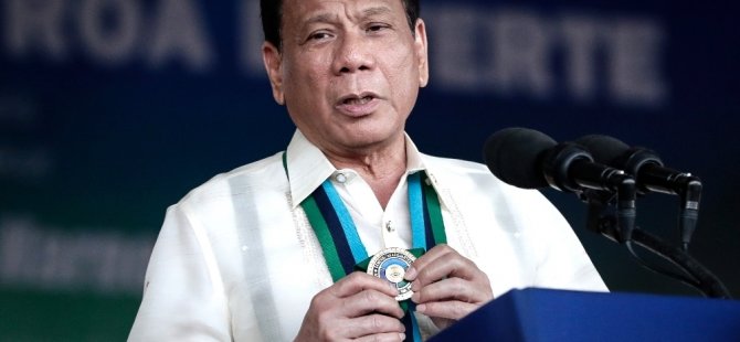 Filipinler Devlet Başkanı Duterte, silahlı terörist grupları orduya alacak