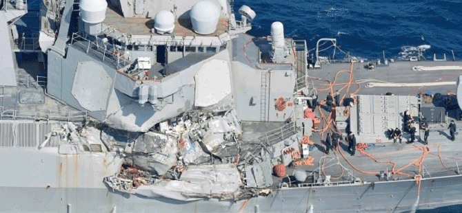 Japonya'da ABD destroyeri ile yük gemisi çarpıştı