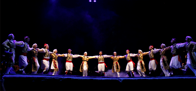 Beyarmudu Belediyesi Halk Dansları Topluluğu İspanya’da festivale katıldı
