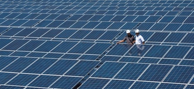 Güneş panellerinin elektrik üretim kapasitesi 'ilk defa nükleeri geçecek'
