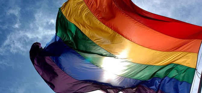 LGBTI, billboard kampanyası düzenledi