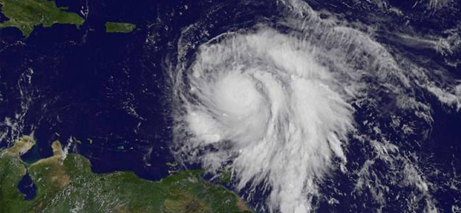 Irma bitti Maria başladı: Kategori 5'e yükseldi, ayni güzergahta ilerliyor!