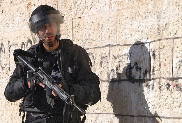 İsrail askerleri Batı Şeria'da bir okula baskın düzenledi