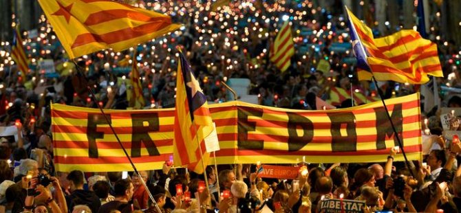 Tutuklanan liderler için 200 bin Katalan sokağa döküldü