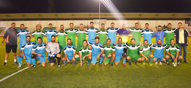 Kıbrıslı Türk ve Rum öğretmenler futbol maçı yaptı