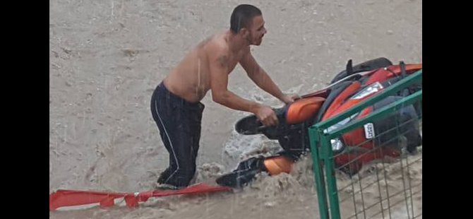 Girne'deki yağmur maddi hasara yol açtı